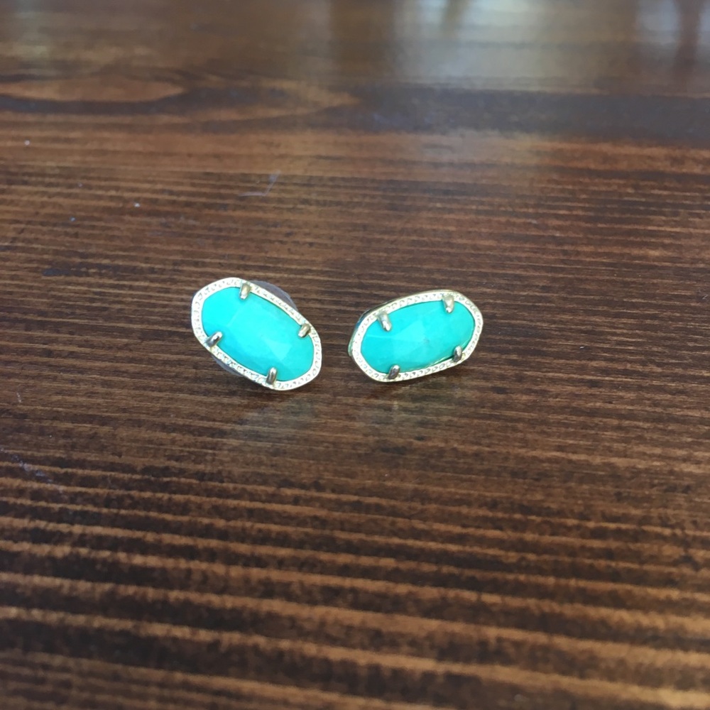 Kendra Scott green studs